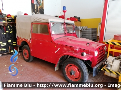 Fiat Campagnola I serie
Vigili del Fuoco
Comando Provinciale di Belluno
Distaccamento Volontario di Arabba - Livinallongo (BL)
Studafuoc da Fodóm
VF 10565
Parole chiave: Fiat Campagnola_Iserie VF10565