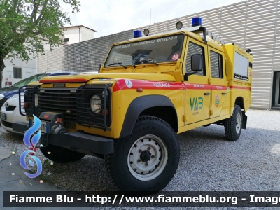 Land Rover Defender 130
Vigilanza Antincendi Boschivi
Sezione di Fiesole (FI)
Automezzo 46
Parole chiave: Land Rover Defender_130 vab_fiesole