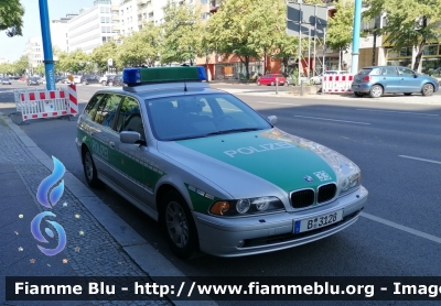 BMW 520 E39 Touring
Deutschland - Germania
Polizei Berlin - Polizia di Berlino
B - 3128
Parole chiave: BMW 520_E39_Touring Polizei_Berlin