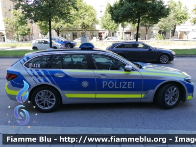 BMW 520 Touring G30
Deutschland - Germania
Landespolizei Bayern - Polizia di Stato della Baviera
Streifenwagen - Autopattuglia

Parole chiave: BMW 520_Touring_G30 polizei_bayern