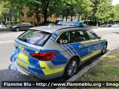 BMW 520 Touring G30
Deutschland - Germania
Landespolizei Bayern - Polizia di Stato della Baviera
Streifenwagen - Autopattuglia

Parole chiave: BMW 520_Touring_G30 polizei_bayern