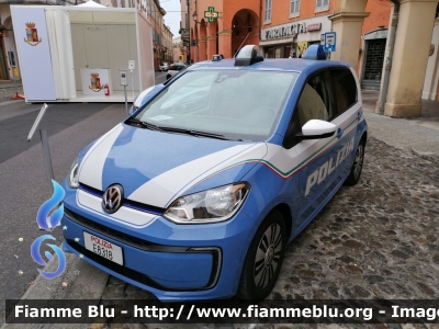 Volkswagen e-up! 
Polizia di Stato
POLIZIA E8318
Parole chiave: Volkswagen e-up! POLIZIAE8318