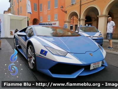 Lamborghini Huracán LP610-4
Polizia di Stato
Polizia Stradale
POLIZIA M2658
Parole chiave: Lamborghini HURACÁN_LP610-4 POLIZIAM2658