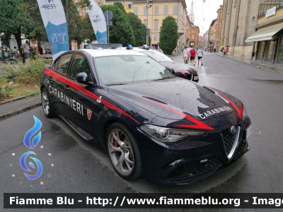 Alfa Romeo Nuova Giulia Quadrifoglio
Carabinieri
Nucleo Operativo e Radiomobile
CC DK 555
Parole chiave: Alfa_Romeo Giulia_Quadrifoglio CCDK555