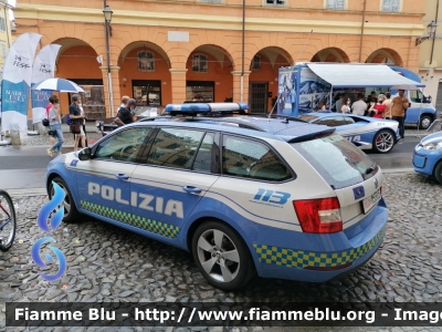 Škoda Octavia Wagon V serie
Polizia di Stato
Polizia Stradale
Allestimento Focaccia
Decorazione Grafica Artlantis
POLIZIA M5303
Parole chiave: Skoda Octavia_wagon_Vserie POLIZIAM5303