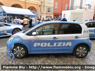 Volkswagen e-up! 
Polizia di Stato
POLIZIA E8318
Parole chiave: Volkswagen e-up! POLIZIAE8318