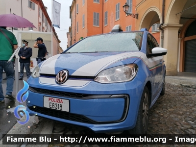 Volkswagen e-up! 
Polizia di Stato
POLIZIA E8318
Parole chiave: Volkswagen e-up! POLIZIAE8318