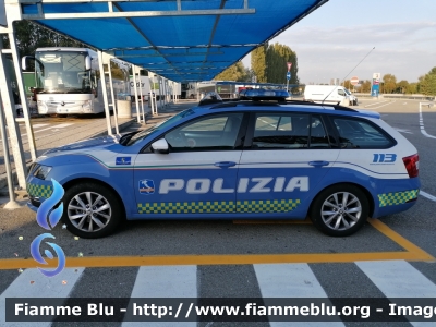 Skoda Octavia Wagon V serie
Polizia di Stato
Polizia Autostradale in servizio sulla rete Autostrade per l'Italia SPA
Allestimento Focaccia
Decorazione Grafica Artlantis
POLIZIA M3798
Parole chiave: Skoda Octavia_Wagon_Vserie POLIZIAM3798