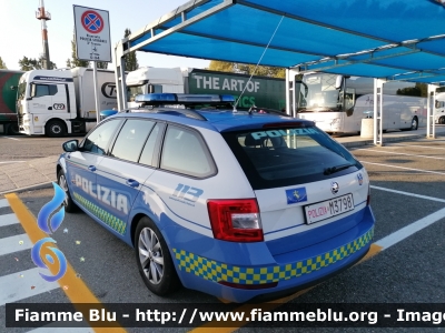 Skoda Octavia Wagon V serie
Polizia di Stato
Polizia Autostradale in servizio sulla rete Autostrade per l'Italia SPA
Allestimento Focaccia
Decorazione Grafica Artlantis
POLIZIA M3798
Parole chiave: Skoda Octavia_Wagon_Vserie POLIZIAM3798