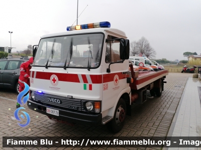 Iveco 79-13
Croce Rossa Italiana
Comitato di Piacenza
Museo Storico
Carro attrezzi per recupero e trasporto mezzi storici
Allestimento Isoli
PC 29 30-07
CRI 087 ZA

Veicolo impiegato nel trasporto di un'ambulanza verso il Museo.
Parole chiave: Fiat_Iveco_79-13