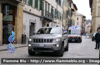 Jeep Grand Cherokee
Vettura utilizzata nelle scorte
Presidenza della Repubblica
Parole chiave: Jeep Grand_Cherokee