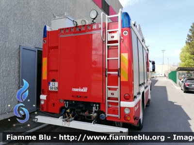 Mercedes-Benz Atego
Republika Slovenija - Repubblica Slovena
Gasilska Brigada Koper - Vigili del Fuoco Capodistria
AutoPompaSerbatoio per soccorso in galleria
Automezzo 3
Allestimento Rosenbauer
Parole chiave: Mercedes-Benz unimog Gasilska_brigada_koper