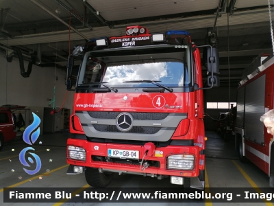 Mercedes-Benz Axor
Republika Slovenija - Repubblica Slovena
Gasilska Brigada Koper - Vigili del Fuoco Capodistria
AutoPompaSerbatoio
Automezzo 4
Allestimento Rosenbauer
KP GB-04
Parole chiave: Mercedes-Benz Axor Gasilska_brigada_koper