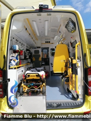 Mercedes-Benz Sprinter III serie restyle
Republika Slovenija - Repubblica Slovena
Zdravstveni dom Koper - Casa della Sanità di Capodistria
Ambulanza di emergenza con medico a bordo
Allestimento Meditra
Parole chiave: Mercedes-Benz Sprinter_IIIserie_restyle Slovenija