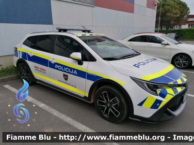 Toyota Corolla Hybrid Station Wagon XII serie
Republika Slovenija - Repubblica Slovena
Policija - Polizia
P - 03 450
Parole chiave: Toyota Corolla_Hybrid_station_wagon_XIIserie policija