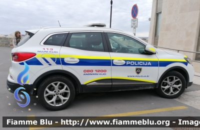 Renault Kadjar
Republika Slovenija - Repubblica Slovena
Policija - Polizia
P - 03 443
Parole chiave: Renault Kadjar policija