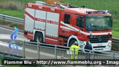 Mercedes-Benz Actros 1841 II serie
Vigili del Fuoco
Comando Provinciale di Piacenza
Distaccamento permanente di Fiorenzuola d'Arda
VF 
Parole chiave: Mercedes-Benz Actros_1841_IIserie