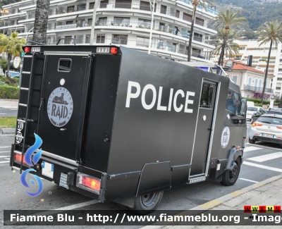 Mercedes Vario
Police Nationale
RAID (Recherche, Assistance, Intervention, Dissuasion)
