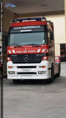 Mercedes-Benz Actros 1857 I serie
Vigili del Fuoco
Comando Provinciale di Pescara
VF 24109
Parole chiave: Mercedes-Benz Actros_1857_Iserie VF24109