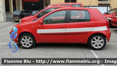 Fiat Punto III serie
Vigili del Fuoco
Comando Provinciale di Pescara
VF 22715
Parole chiave: Fiat Punto_IIIserie VF22715