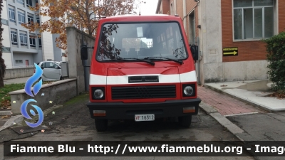 Iveco Daily 49-10 I serie
Vigili del Fuoco
Comando Provinciale di Pescara
Distaccamento Aeroportuale
VF16312
Parole chiave: Iveco Daily_49-10_Iserie VF16312