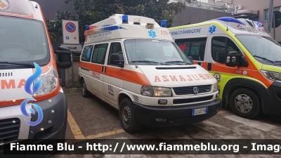 Volkswagen Transporter T4
A.U.S.L. Pescara
118 Abruzzo Soccorso
Unità STEN in servizio presso l'OC di Penne (PE)
allestita EDM
Parole chiave: Volkswagen Transporter_T4 Ambulanza