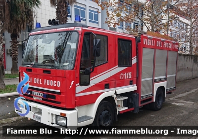 Iveco City2000 100E21 I serie
Vigili del Fuoco
Comando Provinciale di Pescara
AutoPompaSerbatoio
Allestimento Iveco-Magirus
VF 20163
Parole chiave: VF20163