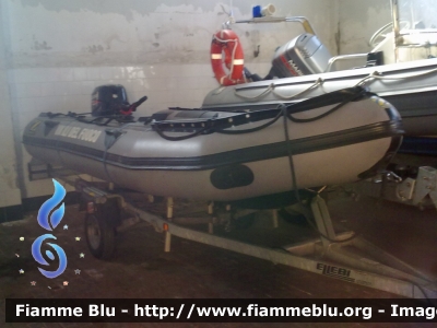 Gommone Zodiac
Vigili del Fuoco
Comando Provinciale di Pescara
VFr 2689
Parole chiave: VFr289