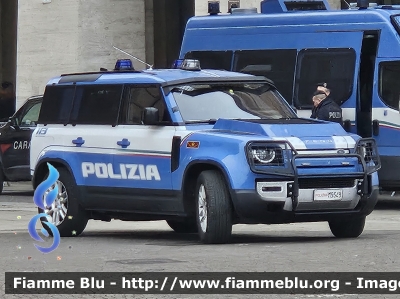 Land Rover Defender 110 II serie
Polizia di Stato
VII° Reparto Mobile-Bologna
POLIZIA M9349
Parole chiave: Land-Rover Defender_110_IIserie POLIZIAM9349