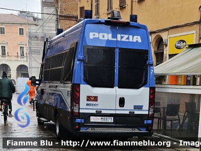 Iveco Daily VI serie
Polizia di Stato 
VII° Rep Mobile Bologna
POLIZIA M8873
Parole chiave: Iveco Daily_VIserie POLIZIAM8873