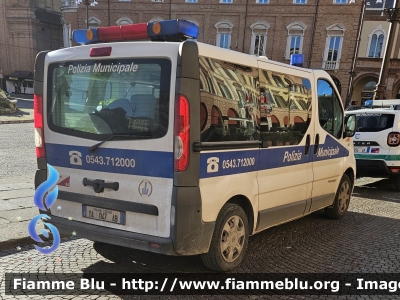 Renault Trafic III serie
Polizia Municipale
Comune di Forlì
Forli 24
Allestimento Bertazzoni
POLIZIA LOCALE YA 047 AD
Parole chiave: Renault Trafic_IIIserie POLIZIALOCALEYA047AD