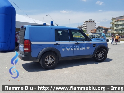 Land Rover Discovery 3
Polizia di Stato
Squadra Volante
Unità Operativa di Primo Intervento
POLIZIA F5008
