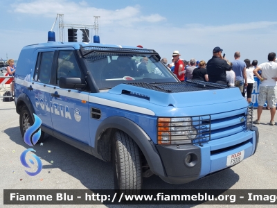 Land Rover Discovery 3
Polizia di Stato
Squadra Volante
Unità Operativa di Primo Intervento
POLIZIA F5008
