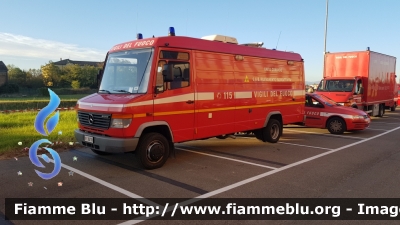 Mercedes-Benz Vario 612D
Vigili del Fuoco
Comando Provinciale di Forlì-Cesena
AF-UCL NBCR
VF 20710
Parole chiave: Mercedes-Benz Vario_612D VF20710