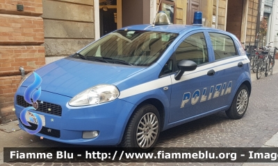 Fiat Grande Punto
Polizia di Stato 
POLIZIA H1806
Parole chiave: Fiat Grande_Punto POLIZIAH1806