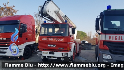 Iveco 330-26
Vigili del Fuoco
Comando Provinciale di Forlì Cesena
Snorkel allestimento Cella
VF 14407
Parole chiave: Iveco 330-26 VF14407