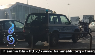 Mitsubishi Pajero Swb II serie
Polizia di Stato
Squadra Volante
POLIZIA E8537
Parole chiave: Mitsubishi Pajero_Swb _Iserie POLIZIAE8537