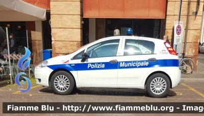 Fiat Grande Punto
Polizia Municipale
Associazione Intercomunale della Pianura Forlivese
Comune di Forlì
Forli 25
Parole chiave: Fiat Grande_Punto