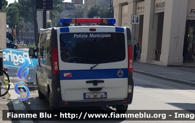 Renault Trafic III serie
Polizia Municipale
Associazione Intercomunale della Pianura Forlivese
Comune di Forlì
Forli 30
Allestimento Bertazzoni
POLIZIA LOCALE YA 087 AD
Parole chiave: Renault Trafic_IIIserie PL_YA087AD