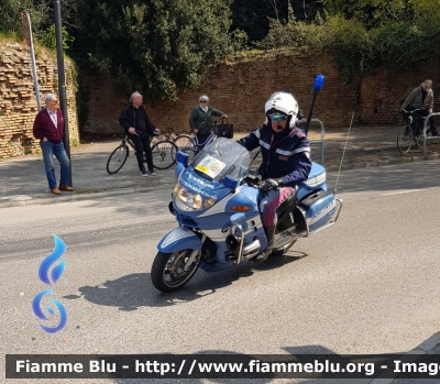 Bmw R850RT
Polizia di Stato
Polizia Stradale
Parole chiave: Bmw R850RT POLIZIAG0581