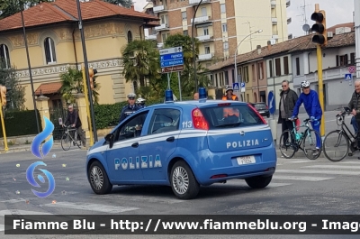 Fiat Grande Punto
Polizia di Stato
POLIZIA F7034
Parole chiave: Fiat Grande_Punto POLIZIAF7034