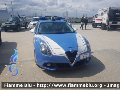 Alfa Romeo Nuova Giulietta restyle
Polizia di Stato
POLIZIA M1438
Parole chiave: Alfa-Romeo Nuova_Giulietta_restyle POLIZIAM1439