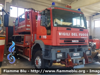 Iveco EuroTrakker 190E35 4x4
Vigili del Fuoco
Comando Provinciale Bologna
Servizio Telecomunicazioni
VF 24687
Parole chiave: Iveco EuroTrakker_190E35_4x4 VF24687