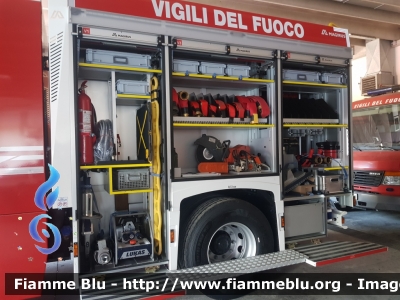 Iveco EuroCargo MaxiCity 180E30 IV serie
Vigili del Fuoco
Comando Provinciale di Ravenna
AutoPompaSerbatoio allestimento Magirus
VF 29725
Parole chiave: Iveco EuroCargo_MaxiCity_180E30_IVserie VF29725