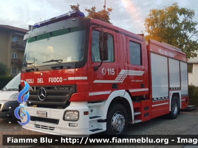 Mercedes-Benz Actros 1841 II serie
Vigili del Fuoco
Comando Provinciale di Forlì
Distaccamento Permanente di Cesena
AutoPompaSerbatoio allestimento Bai
Ricordizianata Fortini
VF 22629
Parole chiave: Mercedes-Benz Actros_1841_IIserie VF22629