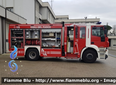 Iveco Stralis AF190S40 I serie
Vigili del Fuoco
Comando Provinciale di Forlì-Cesena
AutoPompaSerbatoio
VF 23949
Parole chiave: Iveco Stralis_AF190S40_Iserie VF23949