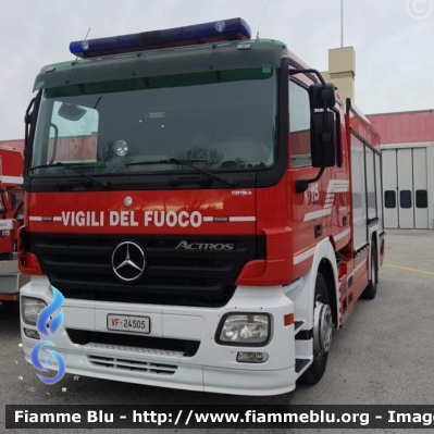 Mercedes-Benz Actros 1841 II serie
Vigili del Fuoco
Comando Provinciale di Ravenna
AutoPompaSerbatoio allestimento BAI
Ricondizionata Fortini
VF 24505
Parole chiave: Mercedes-Benz Actros_1841_IIserie VF24505