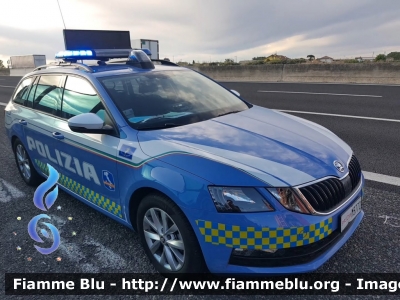 Skoda Octavia Wagon V serie
Polizia di Stato
Polizia Autostradale in servizio sulla rete Autostrade per l'Italia SPA
Allestimento Focaccia
Decorazione Grafica Artlantis
Con nuova decorazione
POLIZIA M3772
Parole chiave: Skoda Octavia_Wagon_Vserie POLIZIAM3772