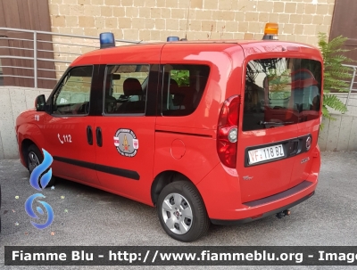 Fiat Doblò III serie
Vigili del Fuoco
Corpo Permanente di Bolzano
Berufsfeuerwehr Bozen
VF 118 BZ
Parole chiave: Fiat Doblò_IIIserie VF118BZ