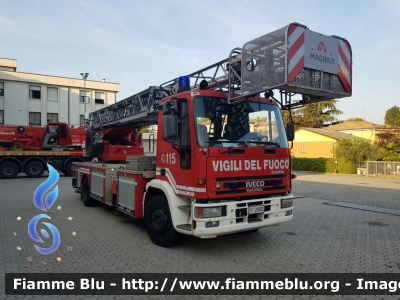 Iveco EuroFire 150E27 I serie
Vigili del Fuoco
Comando Provinciale di Forlì Cesena
Ex Comando Provinciale di Milano
AutoScala da 27 metri
Allestimento Iveco-Magirus
VF 20682
Parole chiave: Iveco EuroFire_150E27_Iserie VF20682